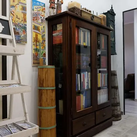 Alojamento de Acomodação e Pequeno-almoço Casa Marina Nápoles